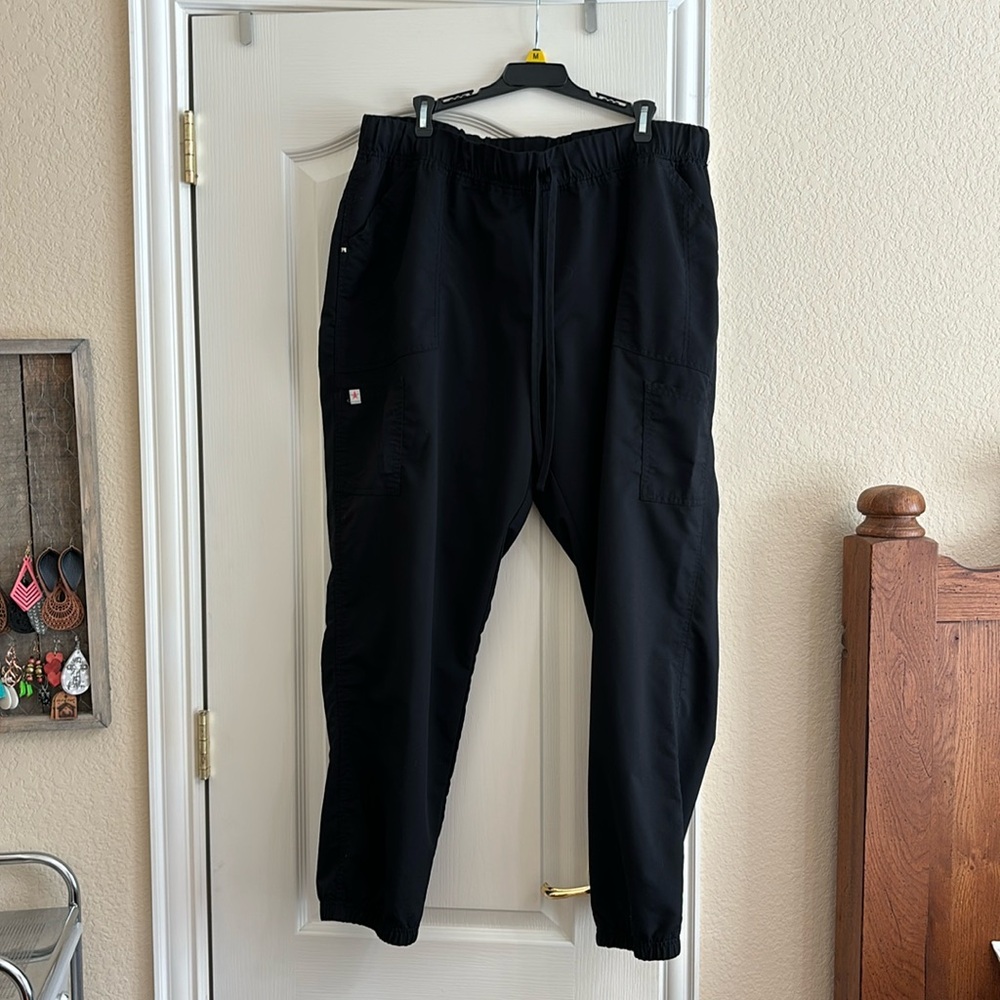 Scrub bottoms. Black.